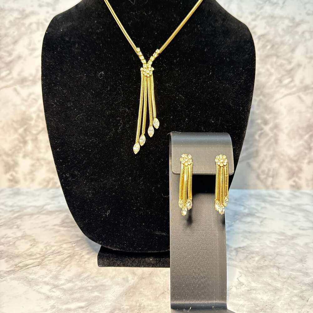 Vintage Gold Tone Mesh Tassel Lariat Necklace and Clip on Earrings Set